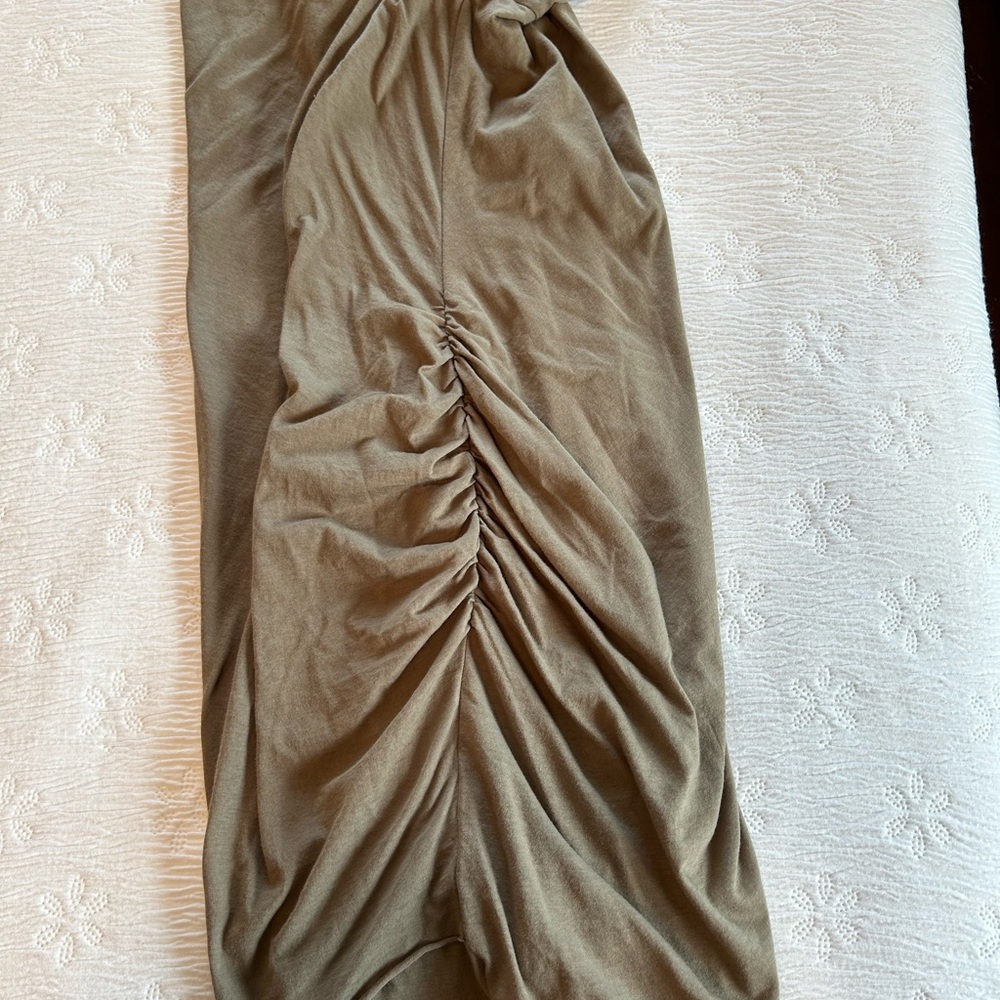 La Miel Summer Dress olive green size M bodycon ruched NWOT - Picture 8 of 11